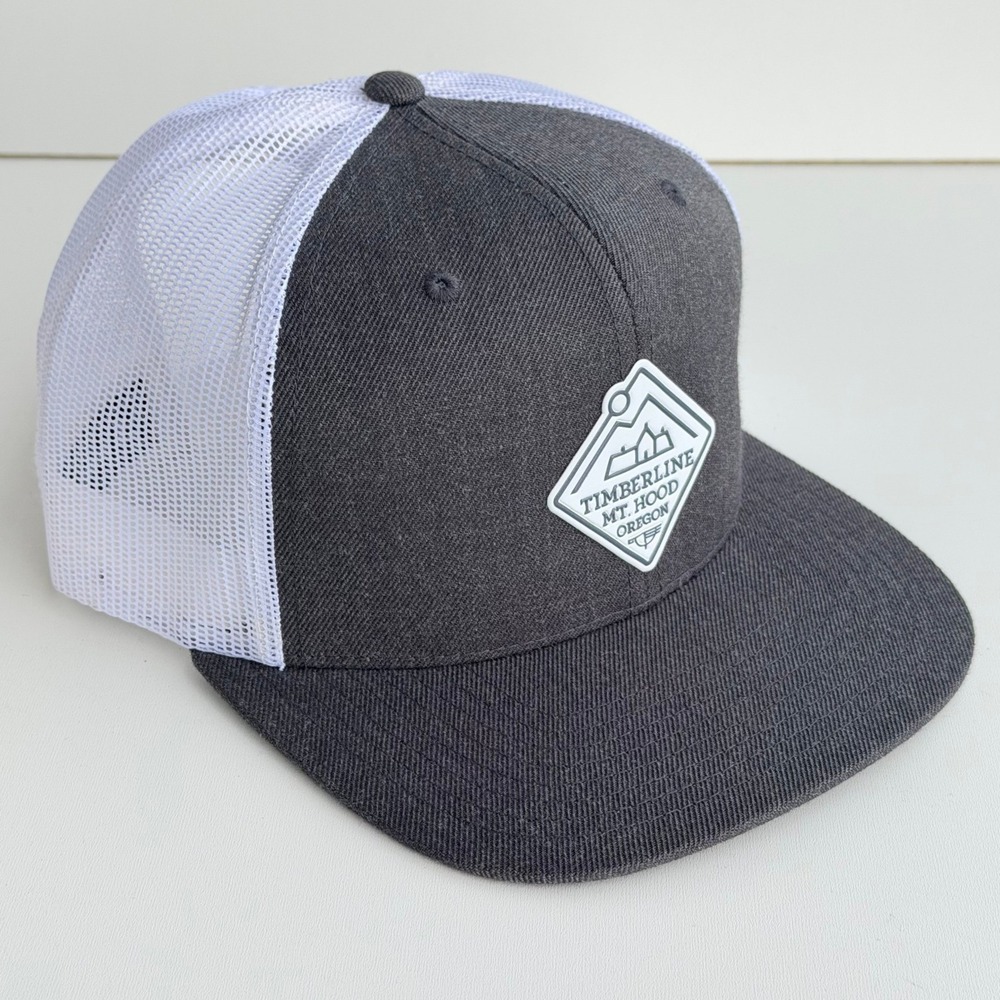 Timberline Lodge Mt Hood Snapback Trucker Hat Mesh Grey/White Logo Patch Retro